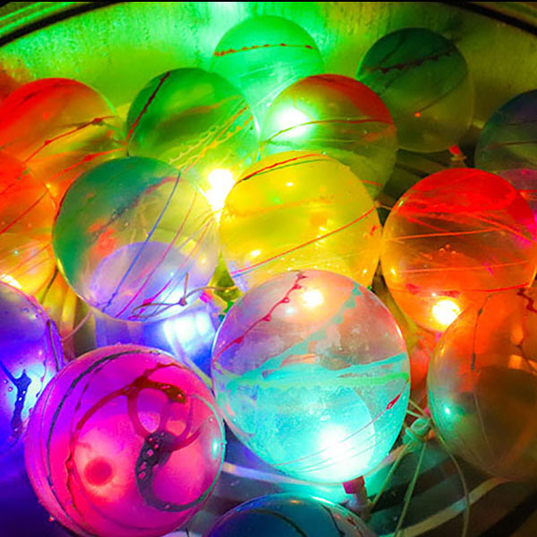 光る水ヨーヨー